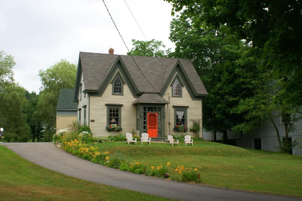 Fisherman'S Daughter B&B Mahone Bay Exterior photo