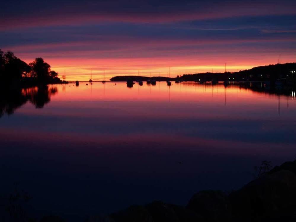 Fisherman'S Daughter B&B Mahone Bay Exterior photo